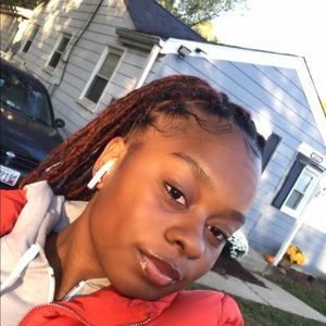 Meet your Posher, Sariah